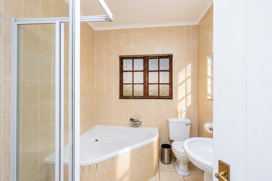 3 Bedroom Property for Sale in Safari Gardens North West